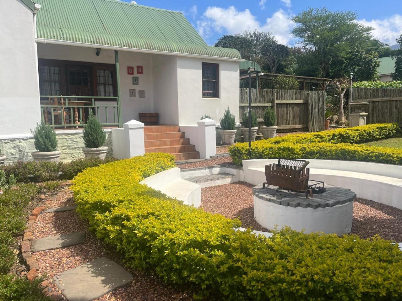Aan De Bergen Hotel Swellendam Exterior photo