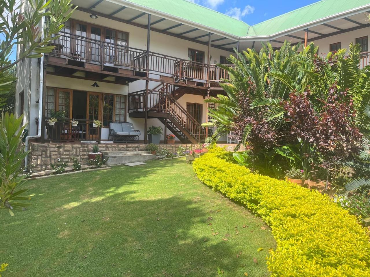 Aan De Bergen Hotel Swellendam Exterior photo