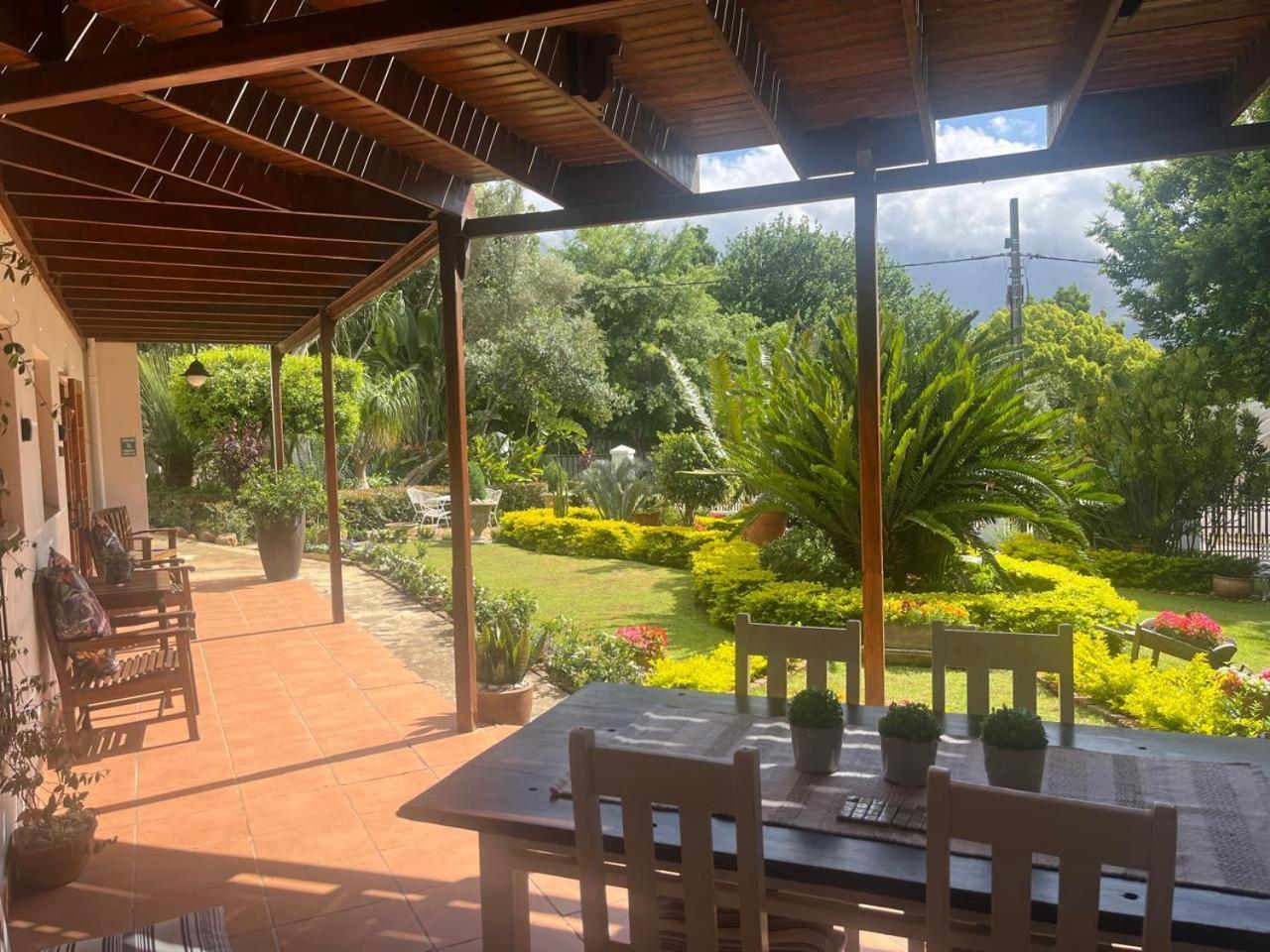 Aan De Bergen Hotel Swellendam Exterior photo