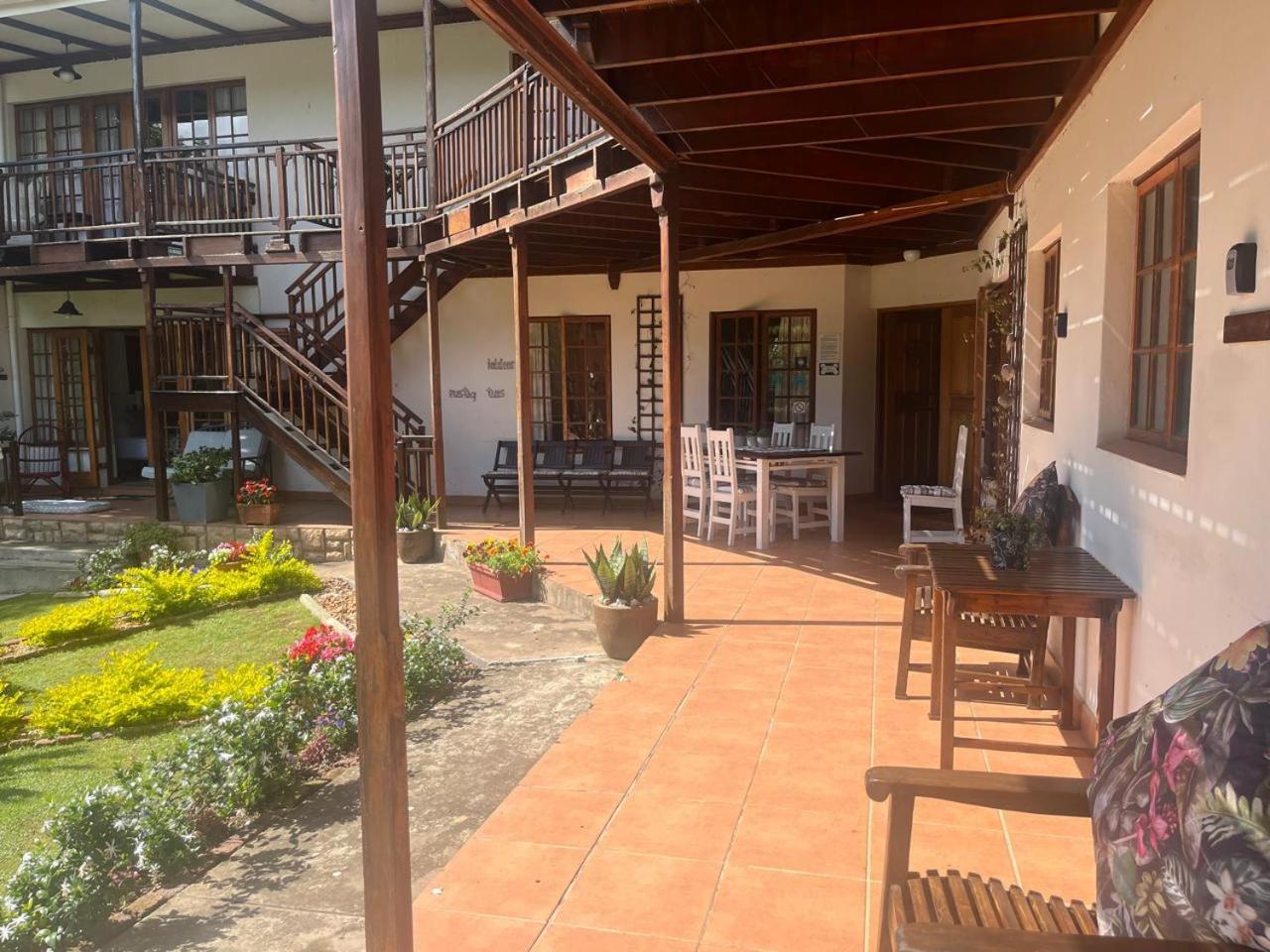 Aan De Bergen Hotel Swellendam Exterior photo