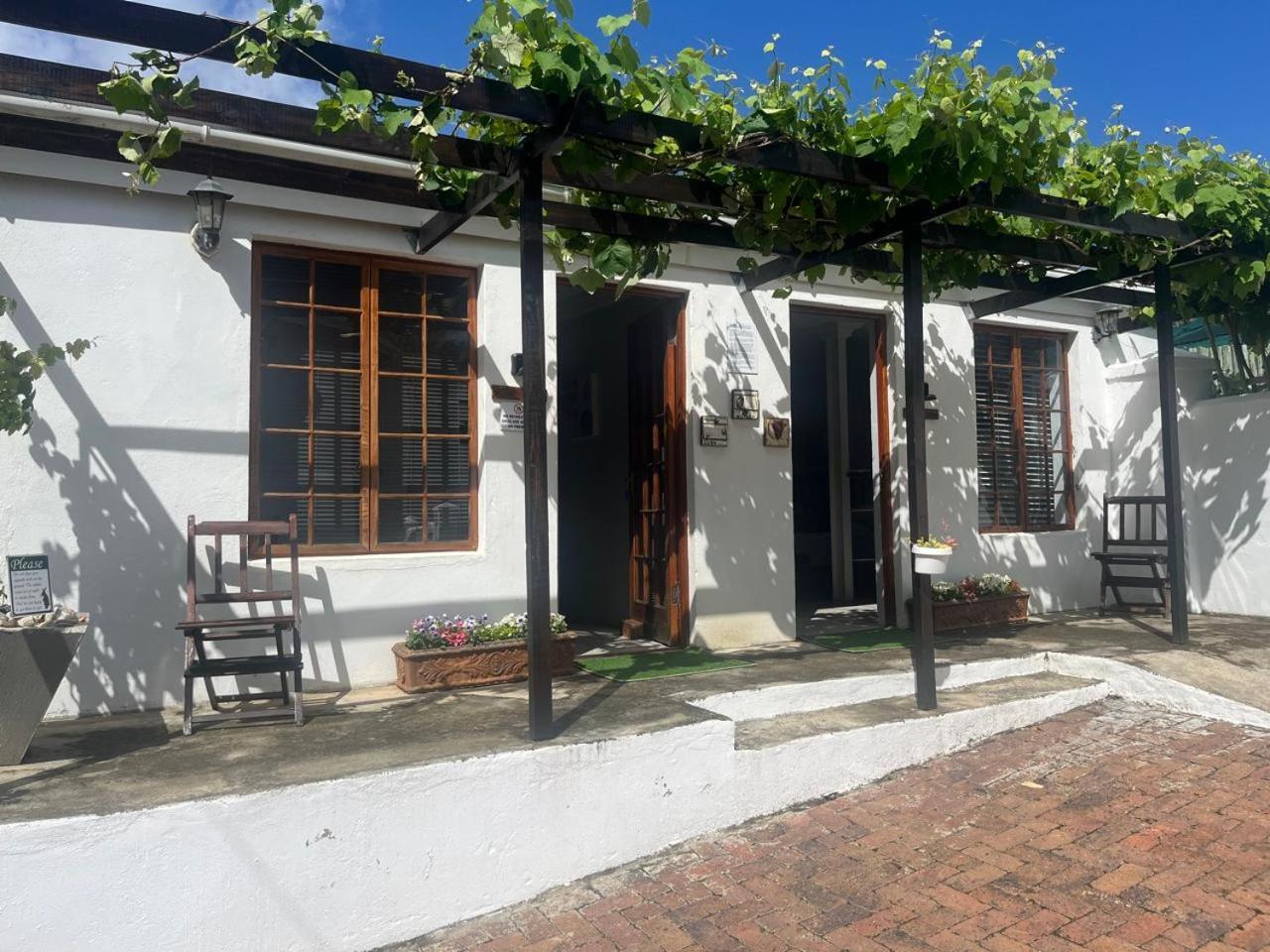 Aan De Bergen Hotel Swellendam Exterior photo